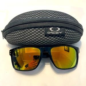 🕶 Oakley Holbrooks